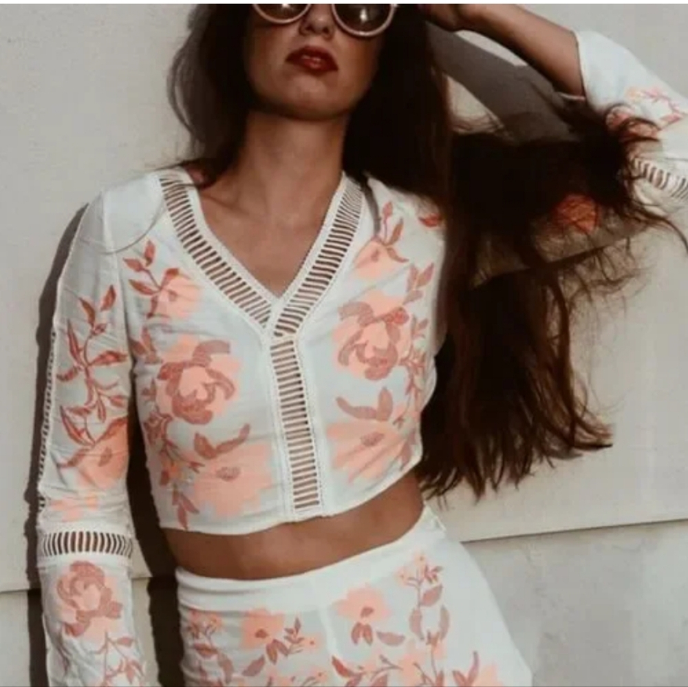 H&M Divided Crop Top